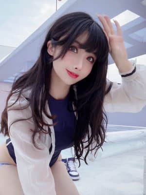 rioko凉凉子 天台竞泳_012