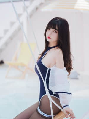 rioko凉凉子 天台竞泳_023