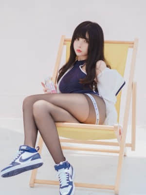 rioko凉凉子 天台竞泳_024