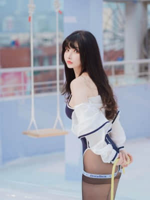 rioko凉凉子 天台竞泳_029