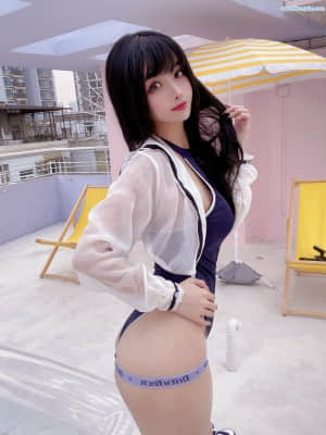 rioko凉凉子 天台竞泳_039
