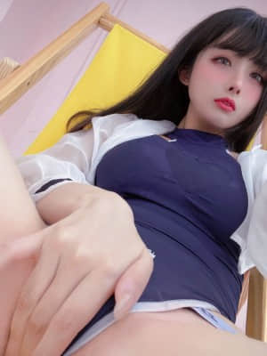 rioko凉凉子 天台竞泳_048