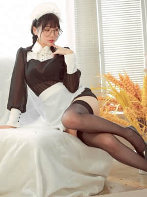 [周叽是可爱兔兔] 眼镜女仆 Sweet House Maid + 3V_02