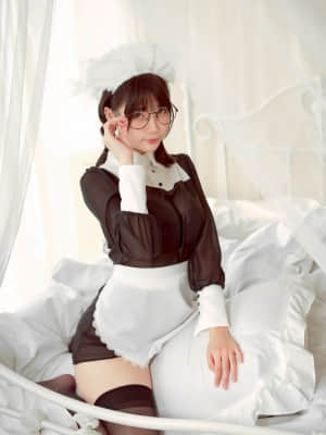[周叽是可爱兔兔] 眼镜女仆 Sweet House Maid + 3V_19