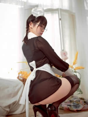 [周叽是可爱兔兔] 眼镜女仆 Sweet House Maid + 3V_33