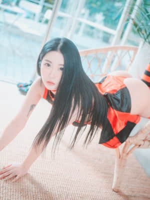 DJAWA Photo - Tae Ri (태리) & Bomi (보미) - “Devil 666 & Angel 777”_DJAWA-Photo-Tae-Ri-and-Bomi-Devil-666-and-Angel-777-MrCong.com-046