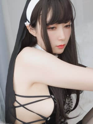 白银81-自撮り Vol.32 皮衣修女_82