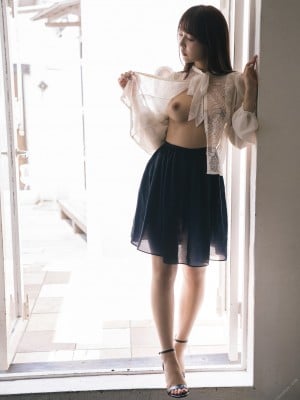 三上悠亜写真集「399DAYS」3部作 VOL.1 邂逅_11