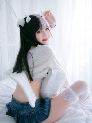 [Sally Dorasnow] Angel Lucina_08