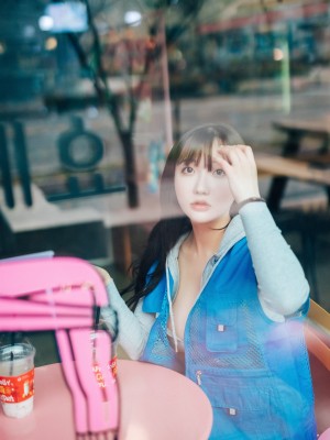 [Loozy] Son Ye-Eun - Convenience Store Part Timer_60