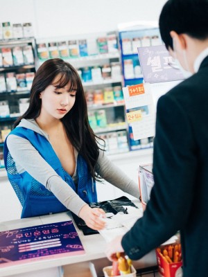 [Loozy] Son Ye-Eun - Convenience Store Part Timer_65