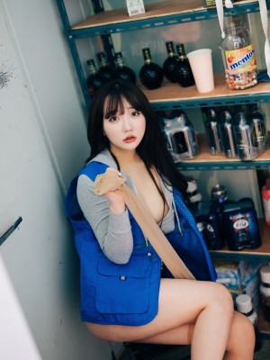 [Loozy] Son Ye-Eun - Convenience Store Part Timer_73