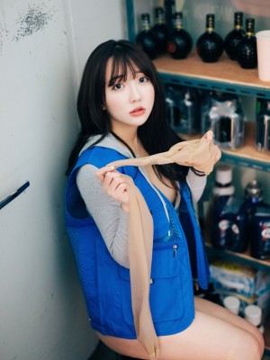 [Loozy] Son Ye-Eun - Convenience Store Part Timer_74
